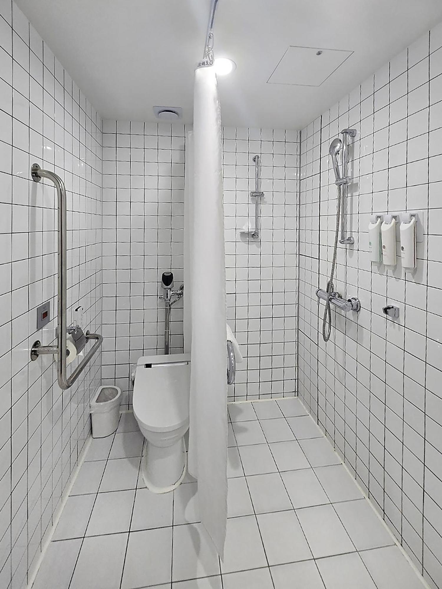 Creto Hotel Myeongdong Seoul Bagian luar foto